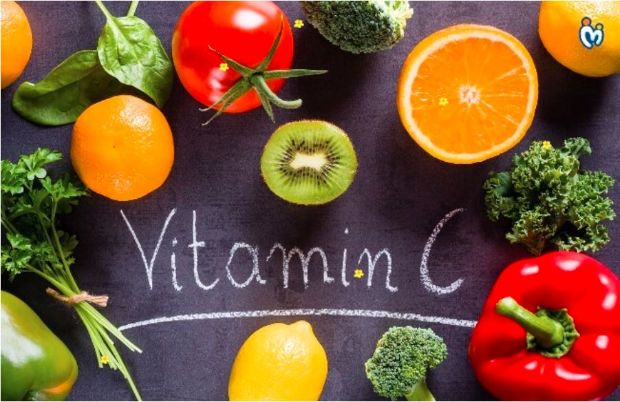 Vitamin C đóng vai trò quan trọng trong việc duy trì sức khỏe của da và sự hình thành collagen